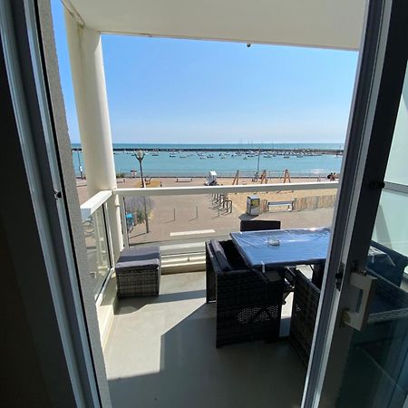 Appartement Vue Sur Mer Et Le Port Жар-сюр-Мер Екстериор снимка